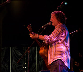 Glen Tilbrook, photo by Ian Pollard