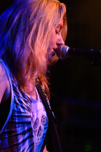 Joanne Shaw Taylor photo by Noel Buckley