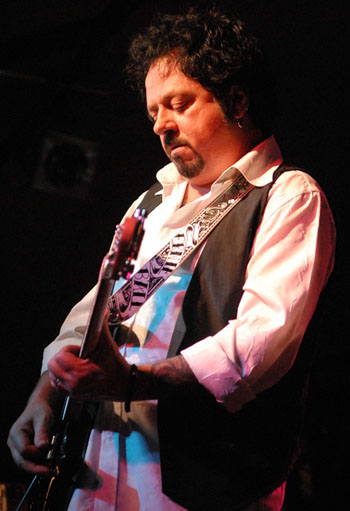 Steve Lukather, photo by Lee Millward