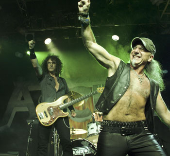 Accept, photo by Karen Toftera