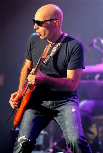 Joe Satriani, photo by Lee Millward/GRTR!