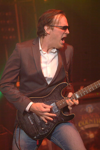 Joe Bonamassa, photo by Noel Buckley