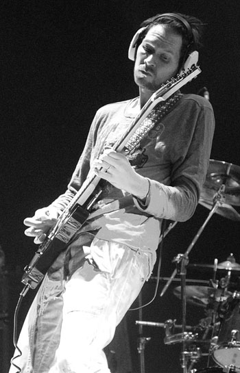 Paul Gilbert, photo by Lee Millward