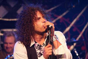 Jeff Scott Soto, photo Dave Harrison