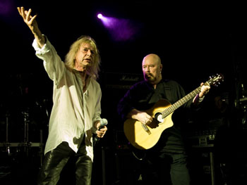 Bob Catley and Tony Clarkin, Magnum: photo by Ian Pollard