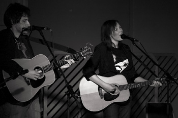 Nigel Stonier and Thea Gilmore, photo by David Humphries