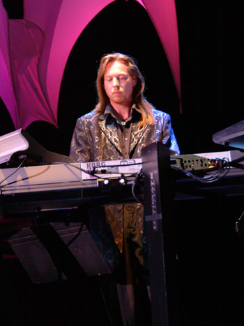 Oliver Wakeman,photo by Noel Buckley