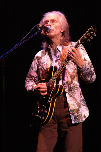 Steve Howe, photo by Noel Buckley