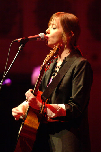 Suzanne Vega, photo by Noel Buckley