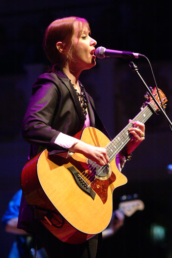 Suzanne Vega, photo by Noel Buckley