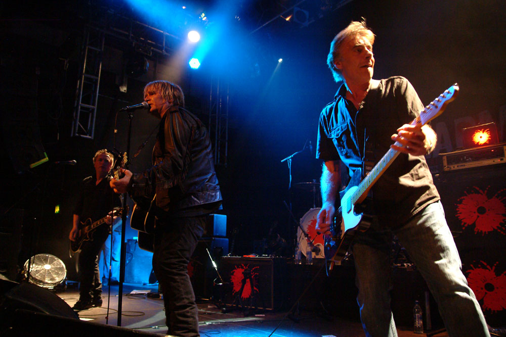 The Alarm, with Glen Matlock, photo by Noel Buckley