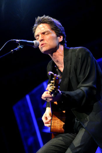 Richard Marx, photo by Leslie Linyard