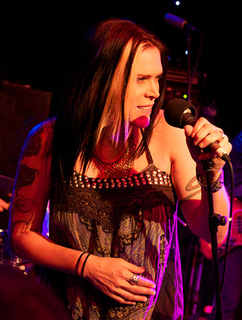 Beth Hart, photo by Bob Singleton