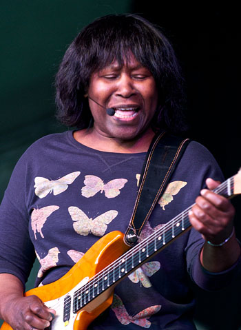 Joan Armatrading, photo by Bob Singleton