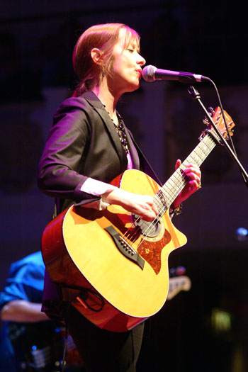 Suzanne Vega, photo by Noel Buckley