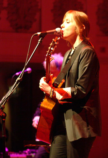 Suzanne Vega, photo by Noel Buckley